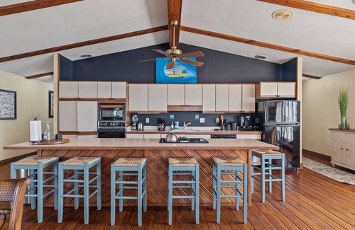 Hobucken Apartment | Best Location in Oriental, NC! Sleeps up to 14! Steps away from Oriental Marina!