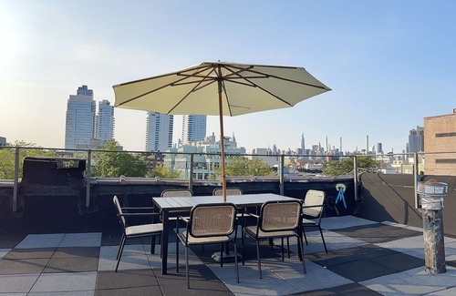 Williamsburg House | Best Location in Williamsburg Big Sunny Art Loft