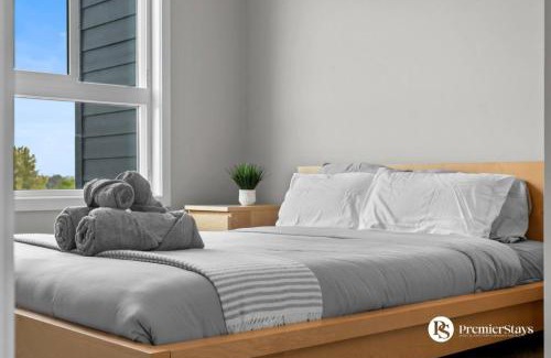 Inglewood House | Best Location Inglewood with 2 Bedrooms and Heated Underground Parking
