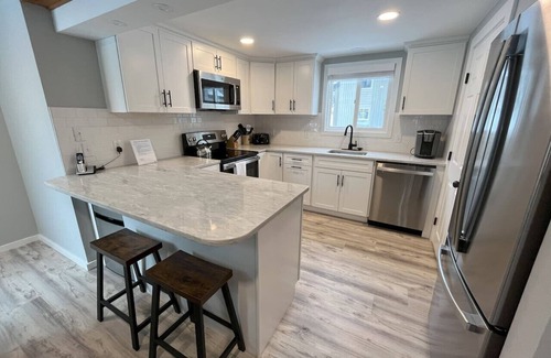 North Troy Apartment | Best Location @ Jay: `24 Remodel, Ski-in/Out by Waterpark & Rink, A/C & Dogs