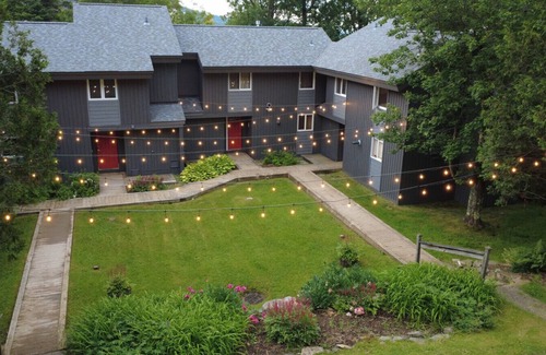 North Troy Apartment | Best Location @ Jay: `24 Remodel, Ski-in/Out by Waterpark & Rink, A/C & Dogs