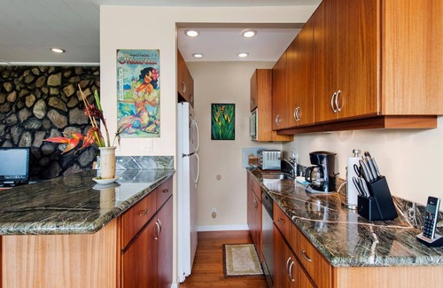 Lanikai House | BEST LOCATION , LANIKAI registration number W00530010-01 TMK 43005029 Licensed!