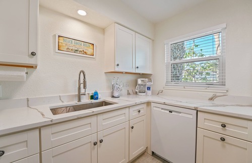 Anna Maria House | BEST LOCATION! NORTH END OF ANNA MARIA, FL STEPS TO BEACH & DINING - LOWER UNIT