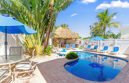 Anna Maria House | BEST LOCATION! NORTH END OF ANNA MARIA, FL STEPS TO BEACH & DINING - LOWER UNIT