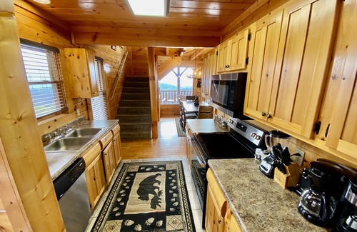 Gatlinburg - Pigeon Forge Cabin | BEST LOG CABIN VIEW AT THE PRESERVE- Hot Tub, Game Room, Loft, Pool/Spa INCLUDED