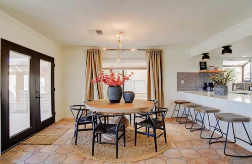 Bullhead City House | Best Luxury Riverfront Home w/Private Pool & Dock