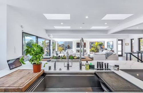 Encinitas House | Best Modern House at Beach! Spectacular Beach/Ocean Views, Luxury Designer Decor
