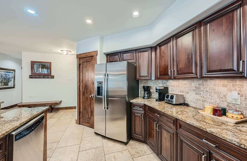 Breckenridge Condo | Best Mtn View-Ski In Ski Out & Gondola to Downtown