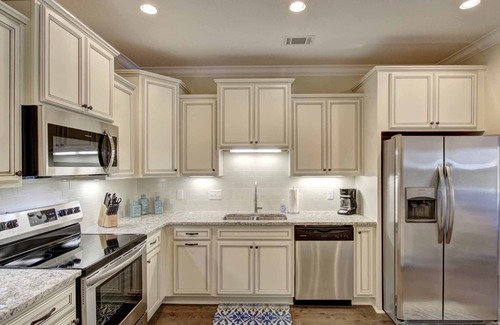 Saint Simons Island House | Best New Saint Simons Vacation Rental-4Br/3.5Ba Townhome/Bikes/Pool/Garage