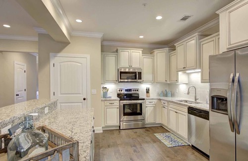 Saint Simons Island House | Best New Saint Simons Vacation Rental-4Br/3.5Ba Townhome/Bikes/Pool/Garage