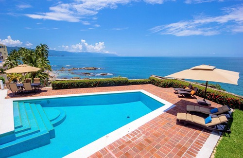 South Shore Hotel Area Villa | BEST OCEANFRONT VILLA WITH FULL STAFF, DIRECT BEACH ACCESS