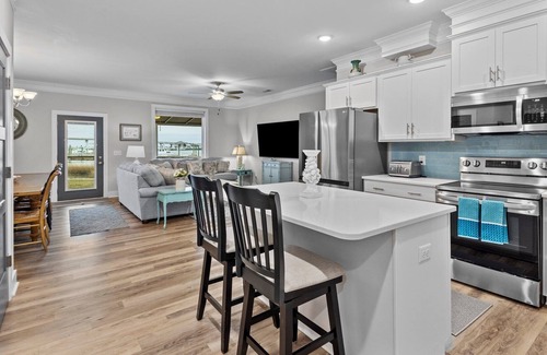 Morehead City House | BEST of BEAUFORT- WATERFRONT BREATHTAKING VIEWS, DOCK, walk to historic downtown