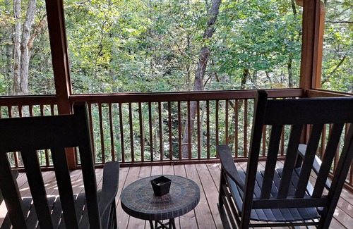Helen Cabin | Best of both worlds! Feel secluded a mile from downtown in a luxury cabin.