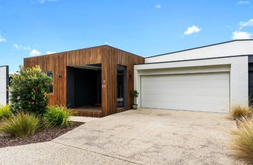 Inverloch House | Best of both Worlds Inverloch