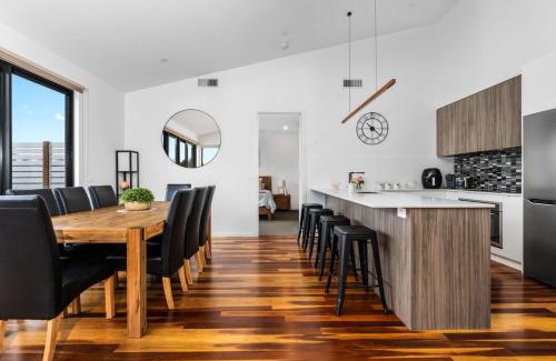 Inverloch House | Best of both Worlds Inverloch
