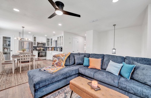 McAllen House | Best of McAllen! Sleeps 10+ pets