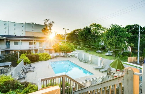 Berry Hill Condo | Best Of Nashville - Award Winning, Top Floor Studio and Pool