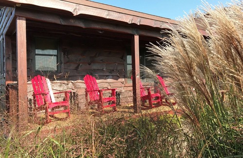 The Galena Territory House | Best on Bayward – King Beds, Hot Tub, Pool Table & Fireside Fall Nights!