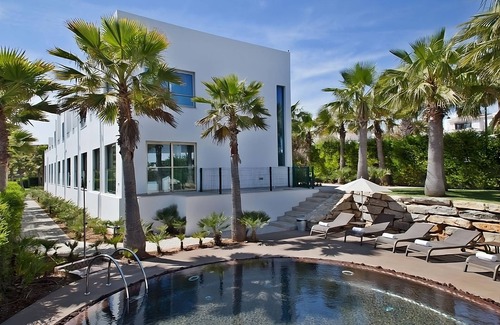 Albufeira Hotel | Best Place to Stay in Albufeira! Beach Access, Swimming Pools, Free Parking!