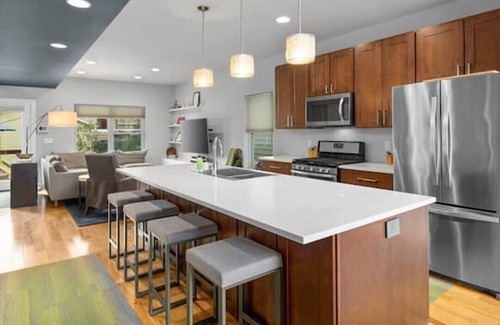 St. Louis House | Best place to stay in 2023, great home with pool.