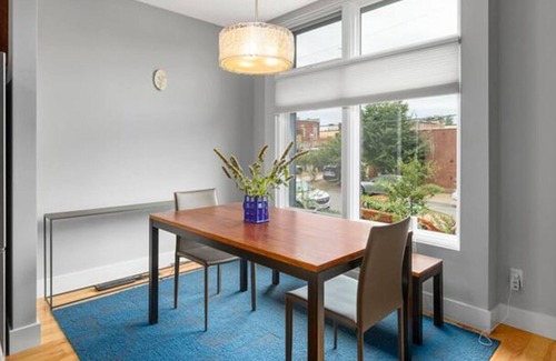 St. Louis House | Best place to stay in 2023, great home with pool.