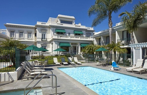 Coronado Hotel | Best Place to Unwind! Comfortable Unit, Onsite Pool, Parking & Beach Access!