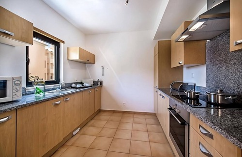Praia da Luz Hotel | Best Place to Unwind! Free Parking, Full Kitchen, Outdoor and Indoor Pools!
