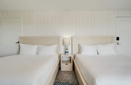 Islamorada Hotel | Best Place to Unwind! 2 Spacious Units, Free Breakfast, Swimming Pool!