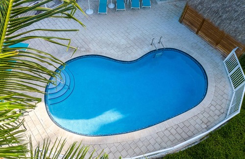 Islamorada Hotel | Best Place to Unwind! 2 Spacious Units, Free Breakfast, Swimming Pool!