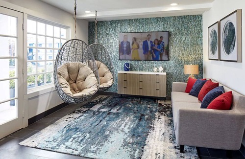 Beach Barber Tract Hotel | Best Place to Unwind! Family Room Near La Jolla's Top Attractions