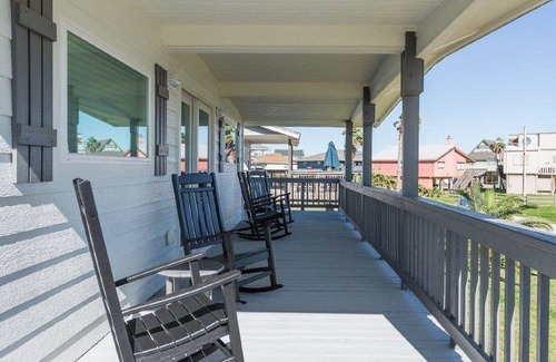 Bermuda Beach House | Best porch in the neighborhood!