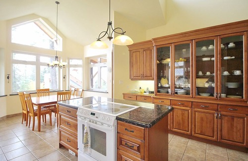 Golden House | Best Ski-in/Ski-Out Luxury Chalet at Khmr - Hot Tub, Heated Floors, game table