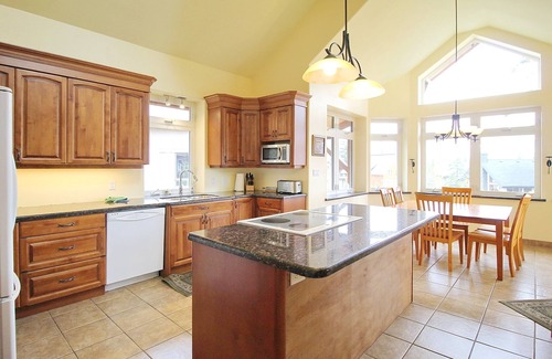 Golden House | Best Ski-in/Ski-Out Luxury Chalet at Khmr - Hot Tub, Heated Floors, game table