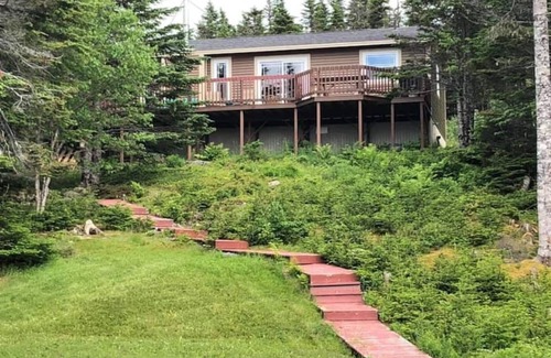 Brigus Junction Cabin | BEST View Wonderland-Cozy Cabin on Pond