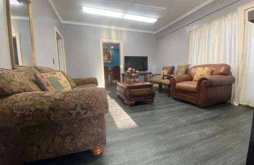 Willmar House | Best value 3 Huge Bedrooms-Multiple parkings