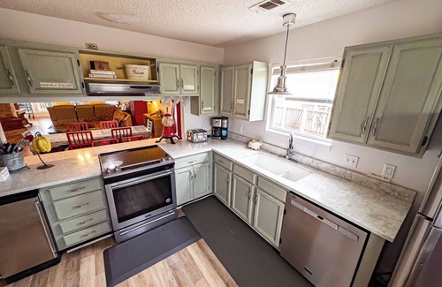 Cape San Blas House | Best value on the Cape! Located End of Boardwalk to Beach! Kayaks.