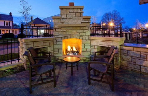 Kutzky Park House | Best Value, Quality Stay! 3 King Bed Deluxe Units, Indoor Pool!