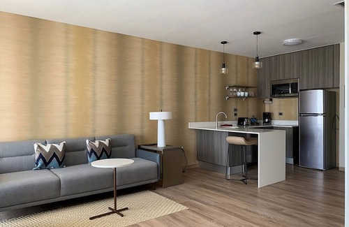 Xcumpich House | Best Value, Quality Stay! Free Breakfast and Parking, Pool, Pets Allowed