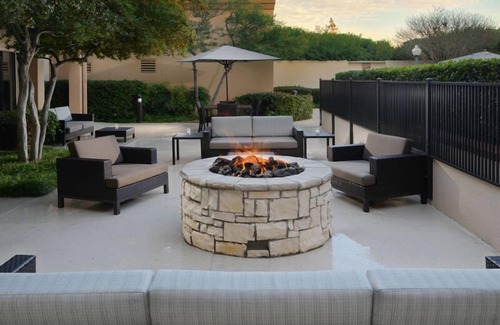 North Dallas Hotel | Best Value, Quality Stay! Pet-friendly & Modern Unit Near NorthPark Center Mall