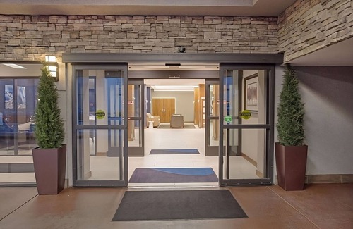Downtown Denver Hotel | Best Value, Quality Stay! Short Drive to Denver Botanic Gardens, Pet-Friendly