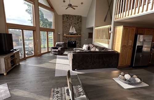 Byrdstown House | Best View and Location on Dale Hallow Lake!nVery Private and Beautiful.