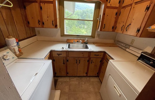 Bat Cave House | Best View in Bat Cave