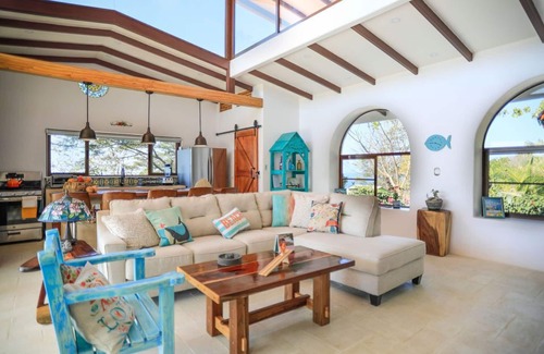 Santa Teresa House | Best view in Santa Teresa, 2 minutes from the beach beautiful artisan house