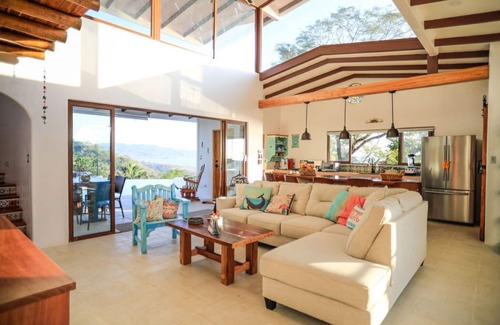Santa Teresa House | Best view in Santa Teresa, 2 minutes from the beach beautiful artisan house