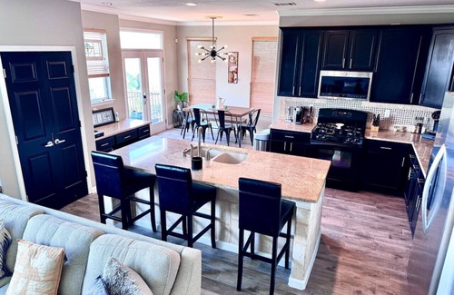 Stone Oak House | Best View in SATX! Exclusive Hilltop Gem|POOL|HTub