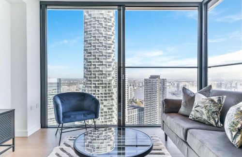 Canary Wharf Apartment | Best view of Canary Wharf