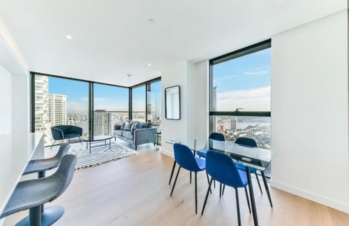 Canary Wharf Apartment | Best view of Canary Wharf