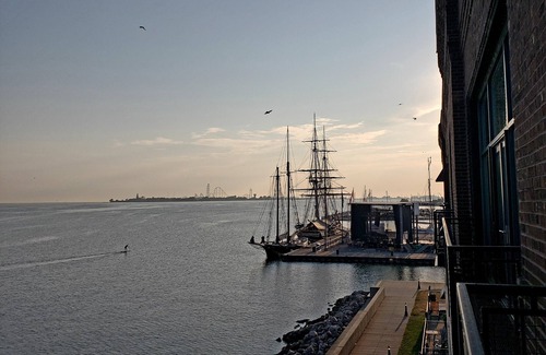Sandusky Condo | Best View Waterfront Penthouse Condo Minutes from Cedar Point