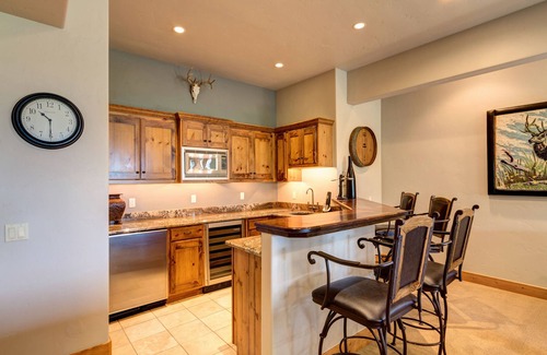 Baldy Mountain House | Best views in Breck! 5bed/6bth/shuttle/close to hiking trails & downtown