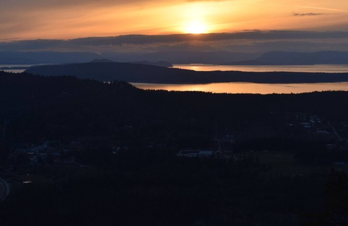Eastsound House | Best views on Orcas and close to town!